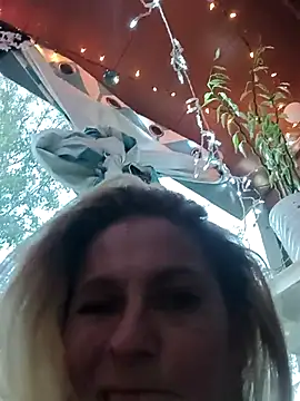 Goldenndoll's cam snapshot