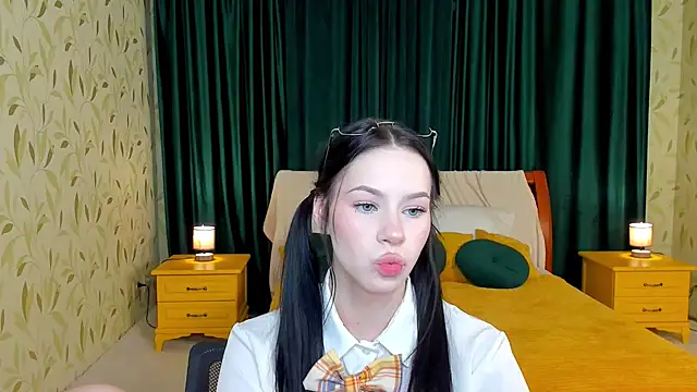 FloraCherry's cam snapshot