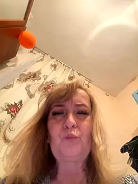 Irina2909@xh live sex cam