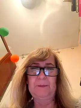 Irina2909@xh live sex cam