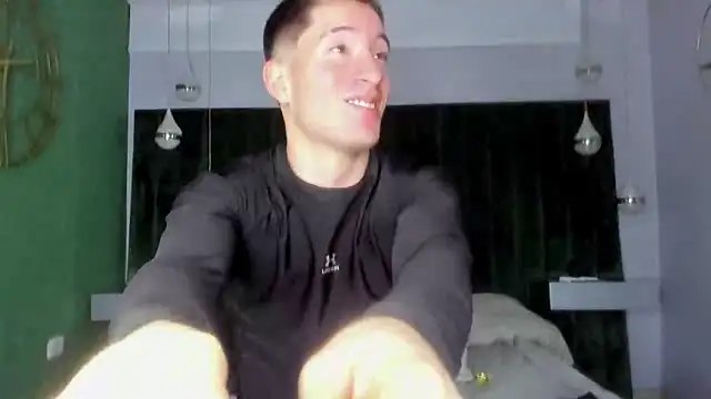 HunterHeat_'s cam snapshot