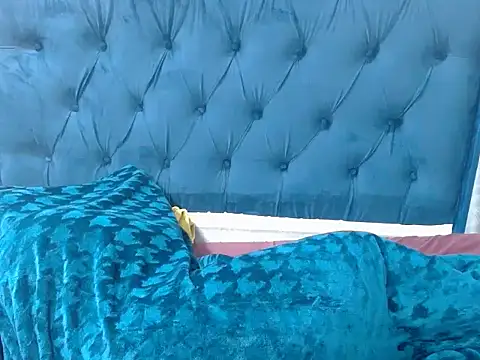 Peachesx25's cam snapshot