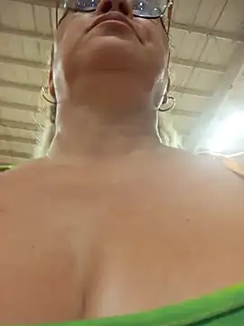 natally_ross21's cam snapshot