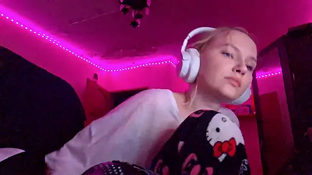 KarinRobertson's cam snapshot