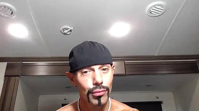 ThickD2C live sex cam