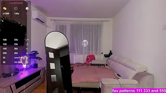 GabrielaLove_'s cam snapshot