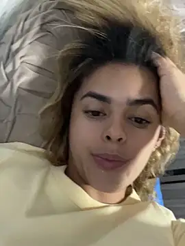 ZoeJohnsoon's cam snapshot