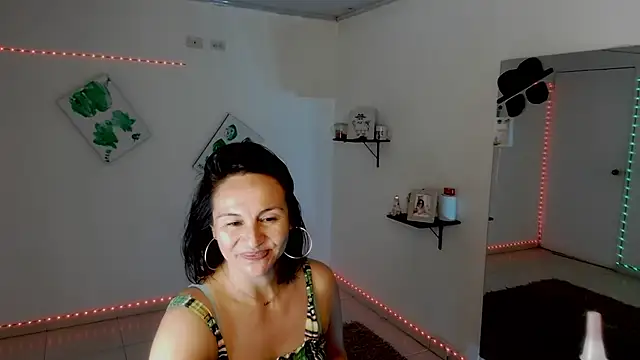 Latin_Lola live sex cam