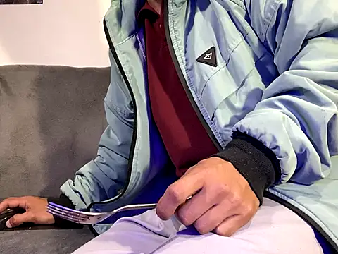 thadeo_horny live sex cam