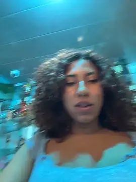 lauraltt live sex cam