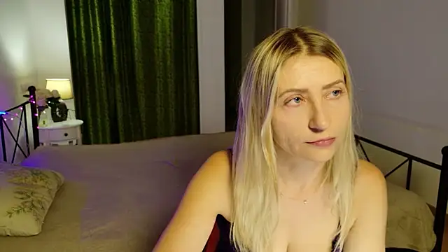 ZoeGrant's cam snapshot