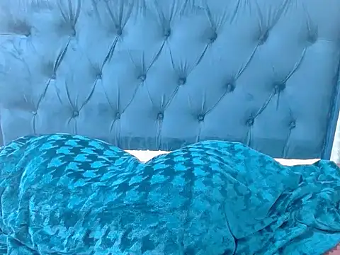 Peachesx25's cam snapshot