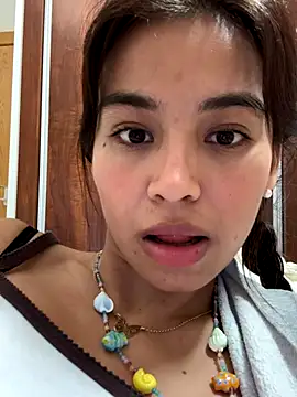 Adriennesexxx's cam snapshot