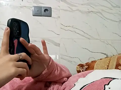 Sellena2's cam snapshot