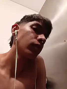 heyy_noah11's cam snapshot