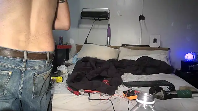 Bi_curious86's cam snapshot