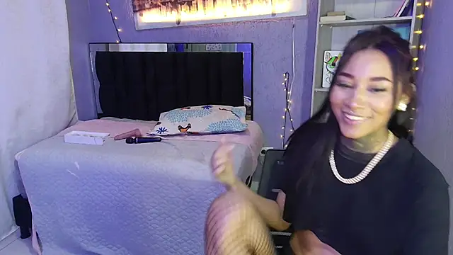 lyam_ebony_'s cam snapshot