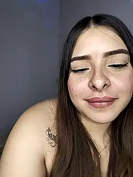 Nahomy_cm's cam snapshot