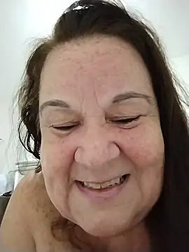 Yaya_Mineira live sex cam