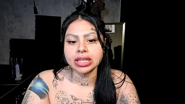 chicanachic13 live sex cam