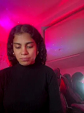 NINA_18_YEARS's cam snapshot