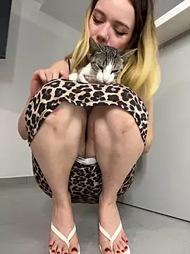 NicoleCut live sex cam