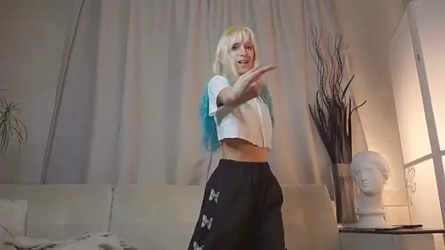 BeverlyWahoske's cam snapshot