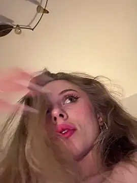 BabyAnais's cam snapshot