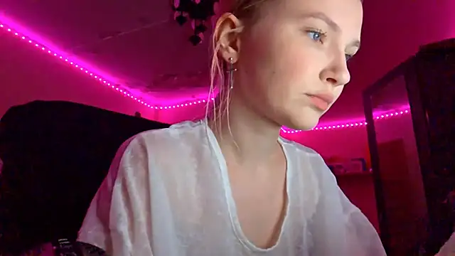 KarinRobertson's cam snapshot