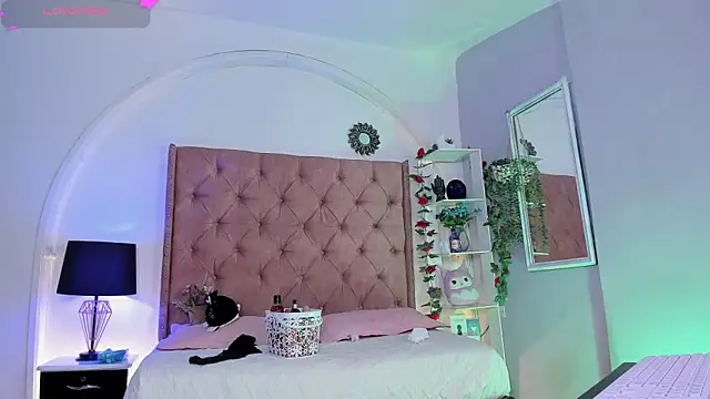 LadyAvalon's cam snapshot