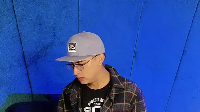 Aaron_Eze's cam snapshot