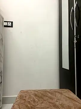 Eiinhjklamsntniil's cam snapshot