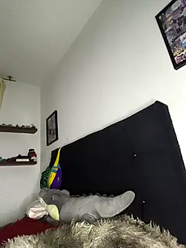 Mazikeen-- live sex cam