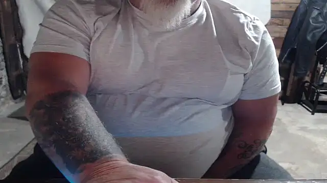 Newfiesausage1972's cam snapshot