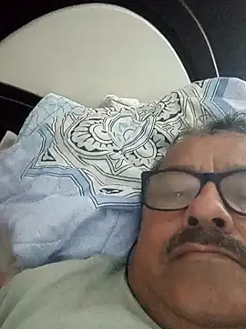 Misterymem63's cam snapshot