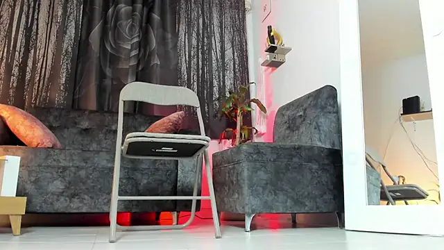 Alaia_Love77's cam snapshot