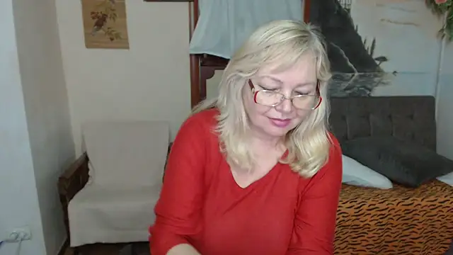 EvelynLoveShy's cam snapshot