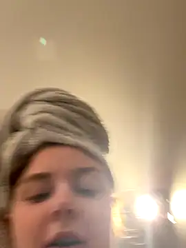 CherryEmmy live sex cam