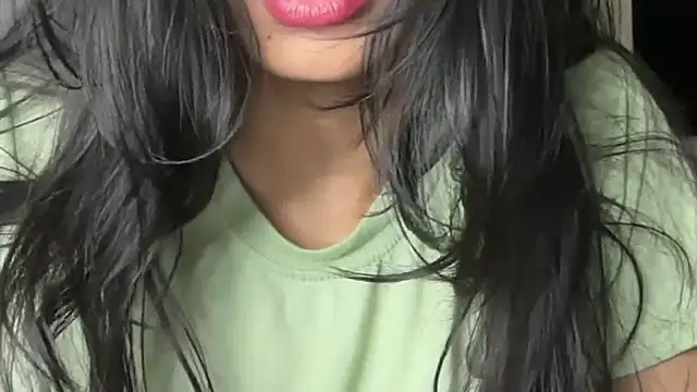 Wow-nisha's cam snapshot