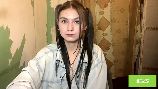 ArianeBhayani's cam snapshot