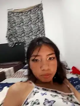 Pretty-v live sex cam