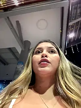 lunablossom_ live sex cam