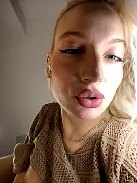 Ella_Charm's cam snapshot