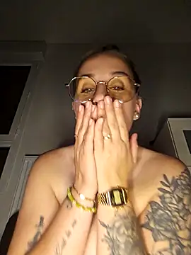 Lindsay_00off's cam snapshot