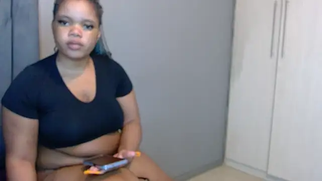 ChubbyBuddyxXx's cam snapshot