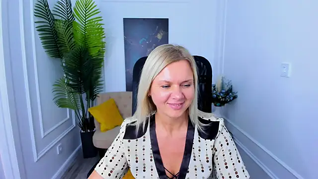 AgathaKlouin live sex cam