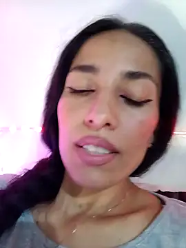 chloewildd_'s cam snapshot