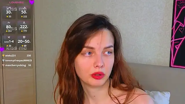 LisaDrake's cam snapshot