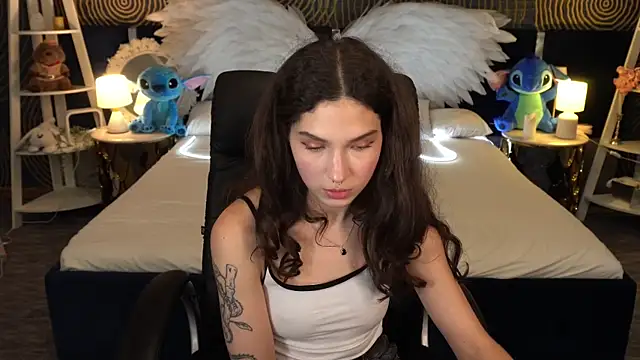 BabyFlowerr's cam snapshot