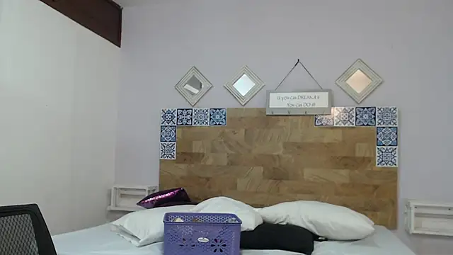 kylieBensoon's cam snapshot